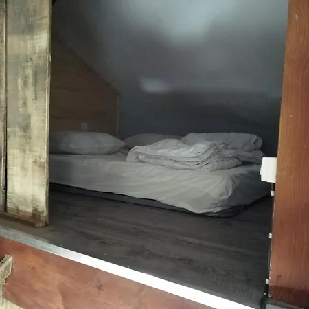 Du - Au Bord Du La Tour-dʼAuvergne