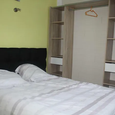 Hotel Du - Au Bord Du La Tour-dʼAuvergne