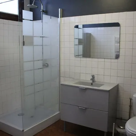 Du - Au Bord Du 3* La Tour-dʼAuvergne